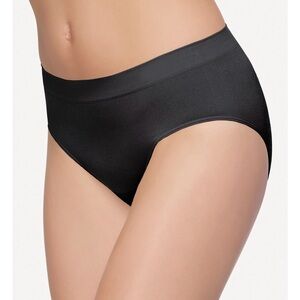 Wacoal • NWT Black High-Waist Briefs